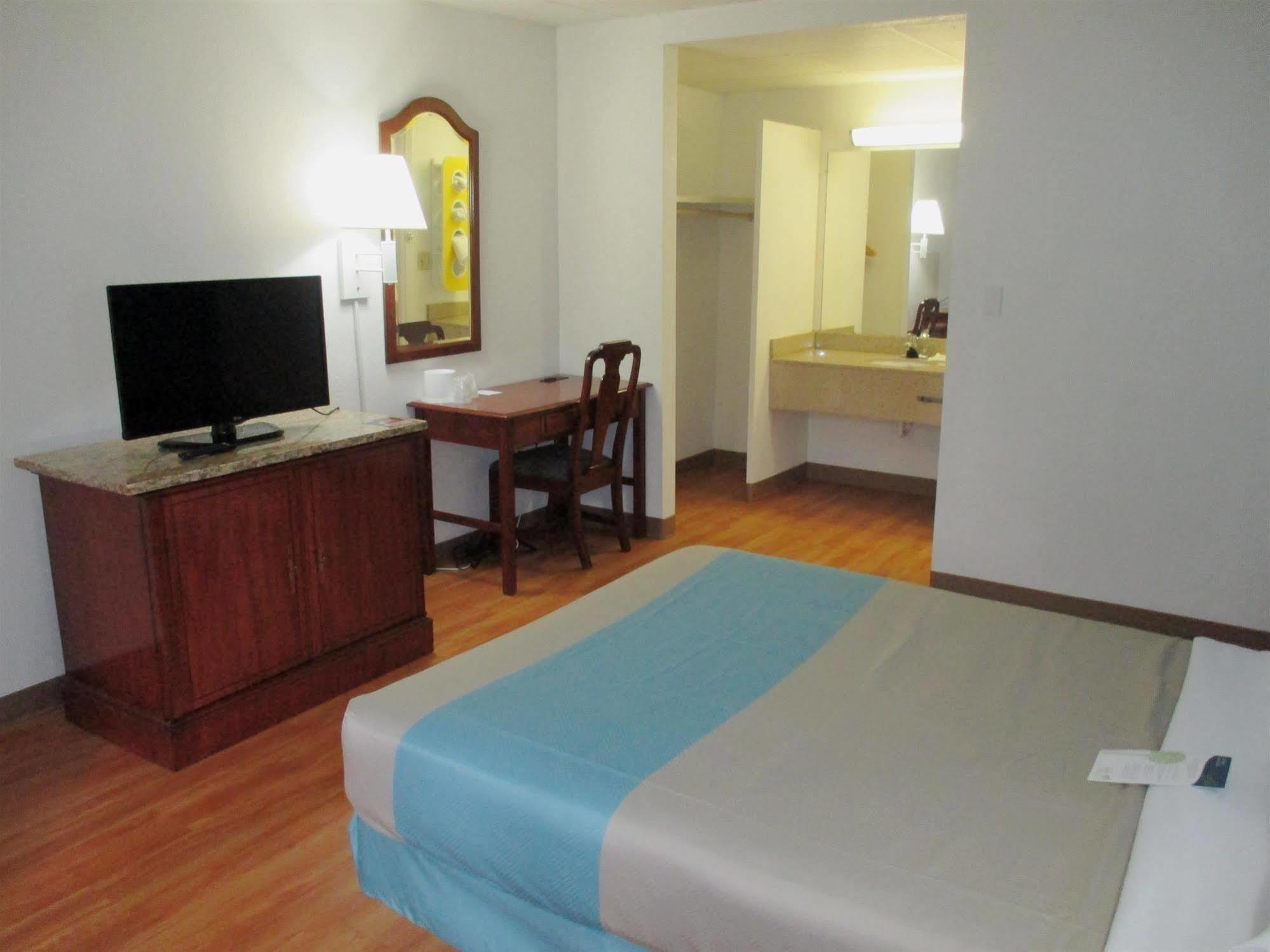 Motel 6-Greensboro, Nc ภายนอก รูปภาพ